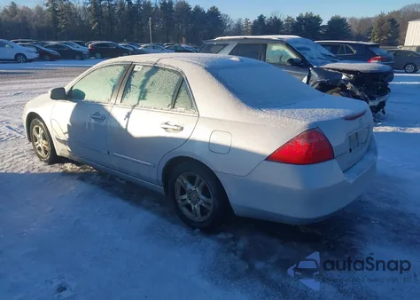 2007 Honda Accord 2.4 Ex from USA, damaged, VIN 1HGCM56827A099325